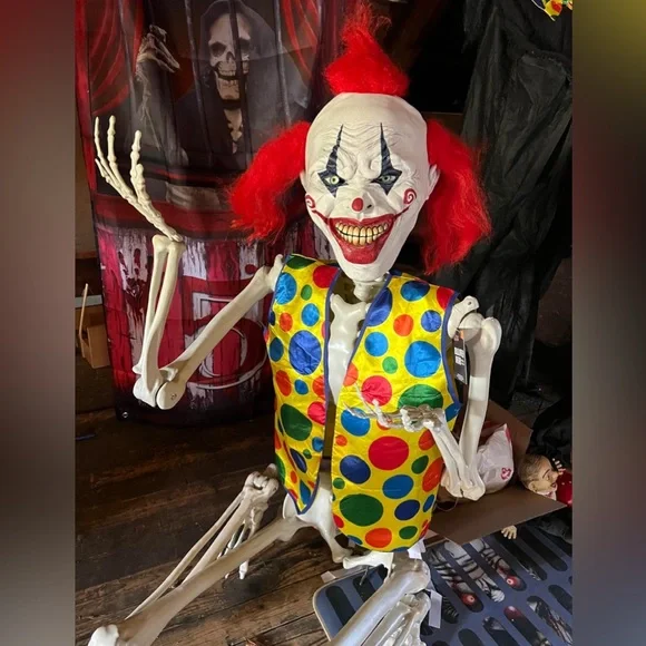 Halloween Evil Laughing Saw Clown Adult Mask Joker with Red Hair Cosplay. NEW!