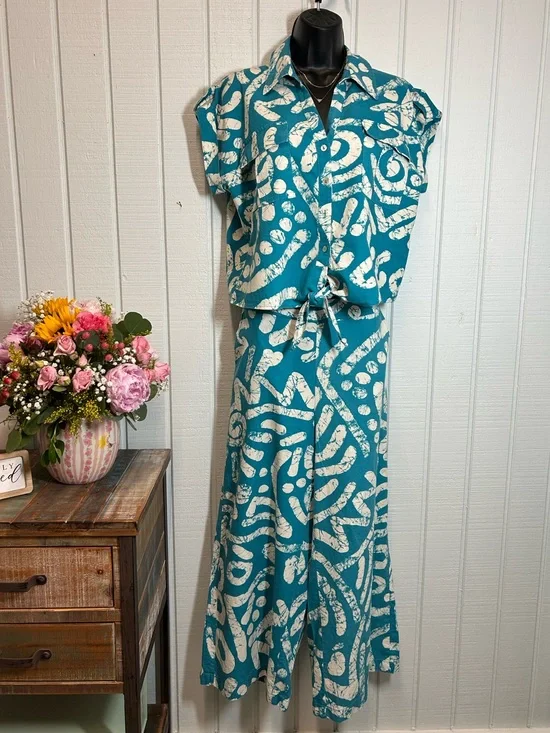 Haute Hippie Teal and Cream Abstract Set