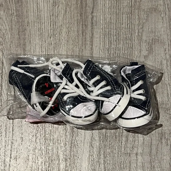 Cat shoes “converse style”