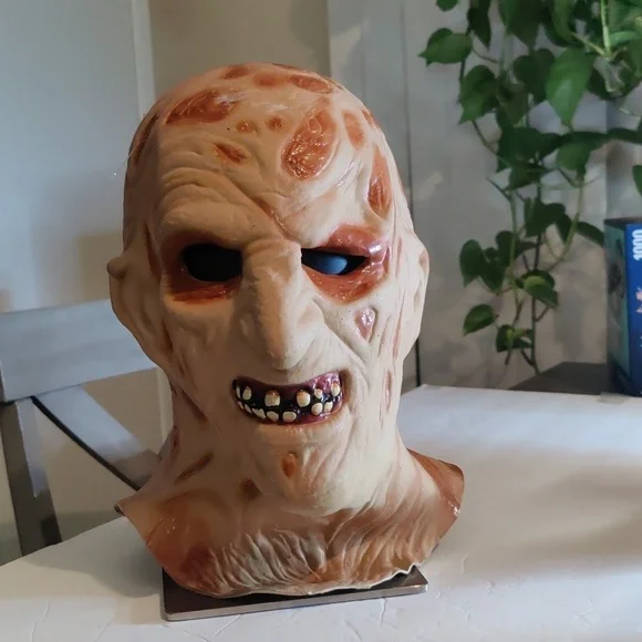Men's Freddy Krueger Nightmare on Elm St Mask .