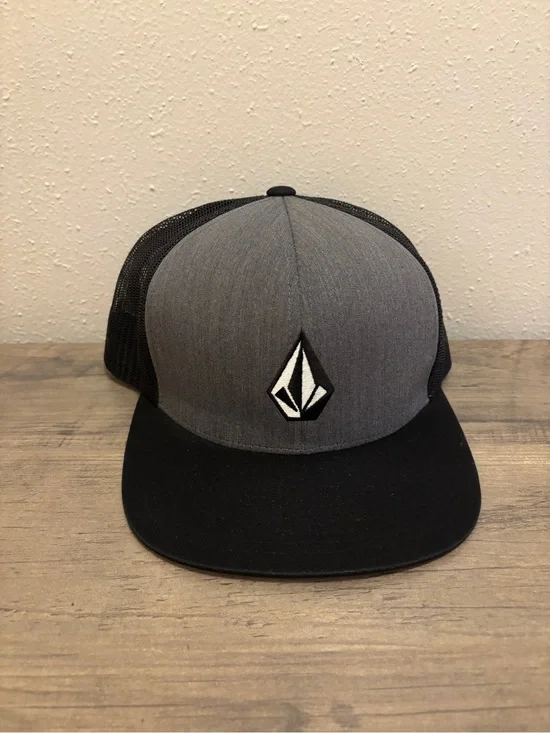 Volcom Grey & Black Mesh Back Snapback Hat