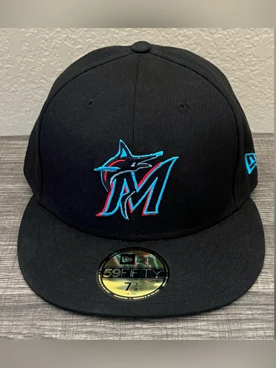 New Era Authentic Collection 59FIFTY Fitted Miami Marlins Hat Size-7 3/8