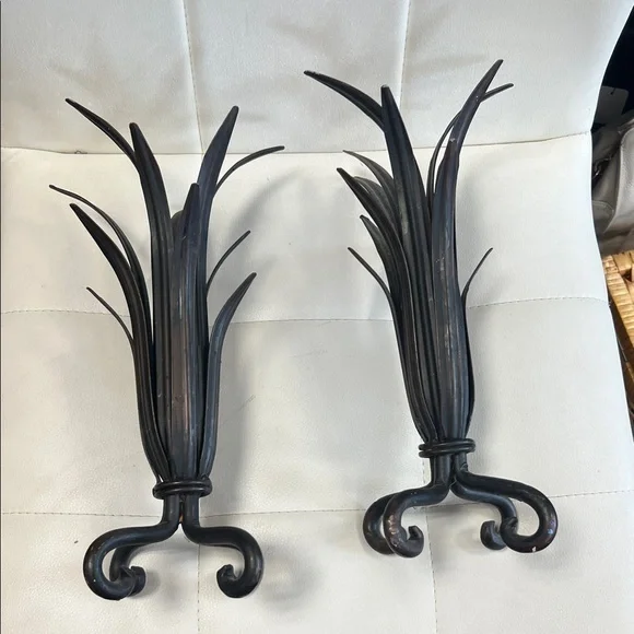 Vintage heavy, decorative iron wheat grass candleholder