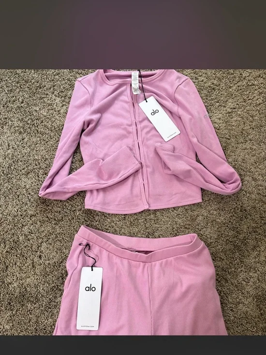 Alo Pink Ribbed Zip-Up Top and Matching Pants Set