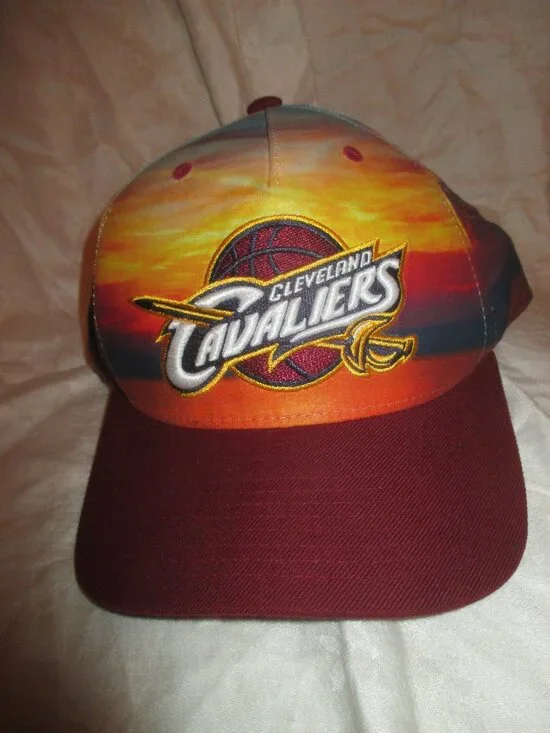 NEW MITCHELL AND NESS NBA CLEVELAND CAVALIERS SNAPBACK HAT ONE SIZE