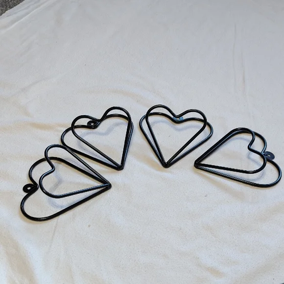 Black Heart-Shaped Metal Wall Hooks - Decorative Home Wall Decor