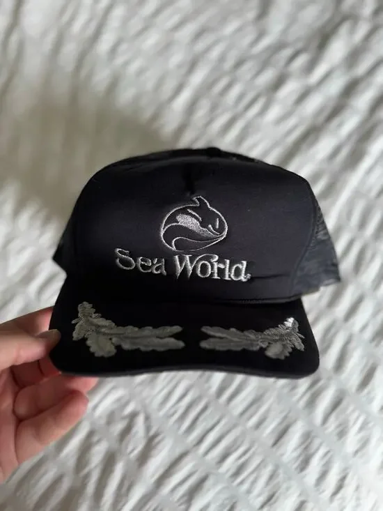 Vintage 80s Sea World California 1986 Shamu Whale Mesh Trucker SnapBack Hat
