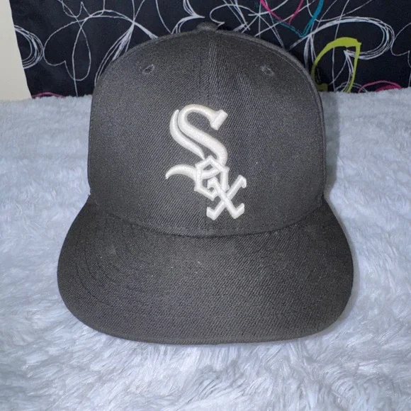 New Era 59FIFTY Chicago White Sox Hat Mens 7 1/4 Black Good MLB On-Field Cap