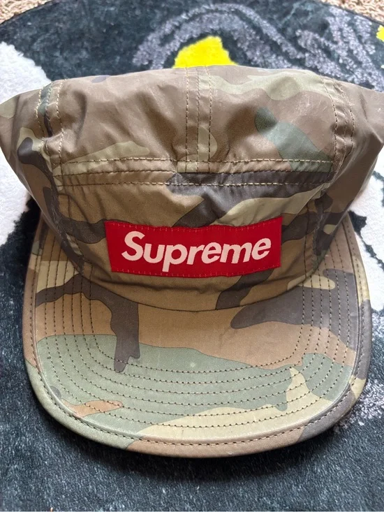Supreme reflective Woodland Camo 5-Panel Cap with Red Box Logo