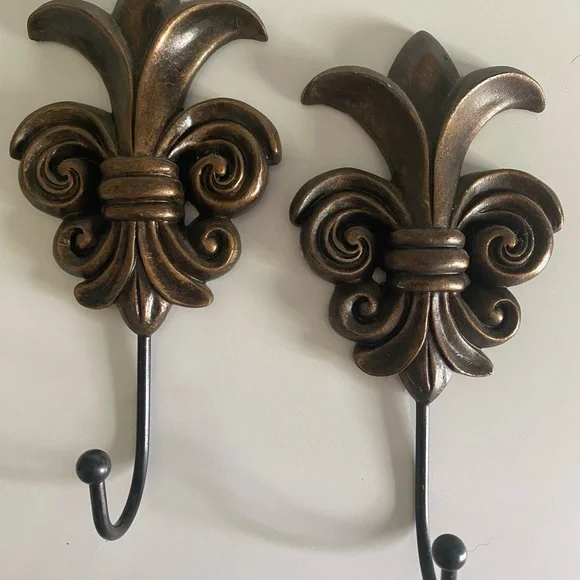 Fleur-de-Lis Decorative Wall Hooks - Bronze Finish
