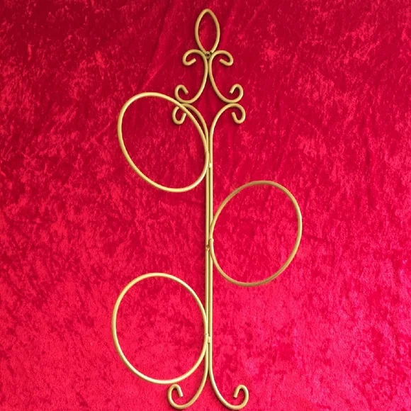 Gold Metal Wall Mounted Bath Towel Holder