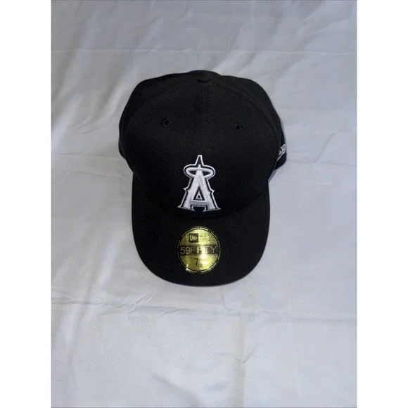 NWOT MLB - Los Angeles Anaheim Angels 59FIFTY Fitted New Era Cap - Black 7 1/8
