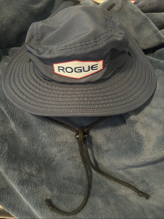 Rogue Bucket Hat. Size L/XL.