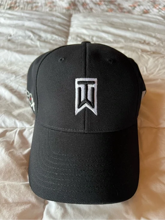 Rare 2013 Tiger Wood CollectioNike Black Baseball Cap with White Logo Embroidery