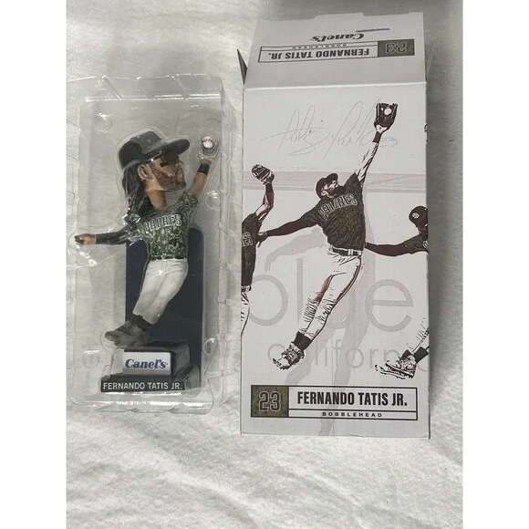 NEW Fernando Tatis Jr. 2024 San Diego Padres Platinum Glove SGA Bobblehead