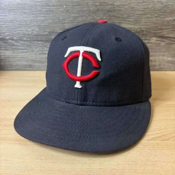 Vintage Minnesota Twins Hat Cap Fitted‎ 6 3/4 Blue Wool New Era MLB Baseball USA