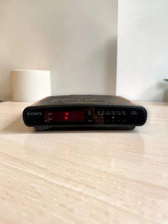 VTG Sony Dream Machine ICF-C420 Dual Alarm Digital AM/FM Clock Radio Wood Grain