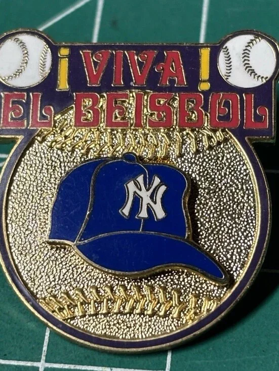 New York Yankees VIva El Beisbol PIn USA Only MLB Licensed Baseball Pin 1997