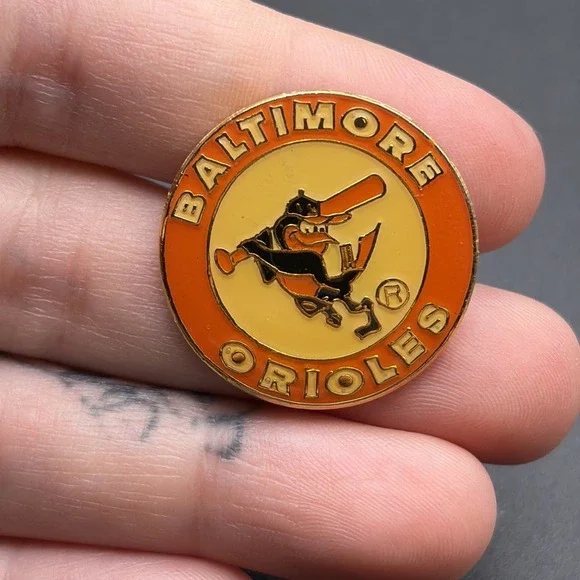 Baltimore‎ Orioles Mascot MLB Baseball Team Lapel Hat Pin