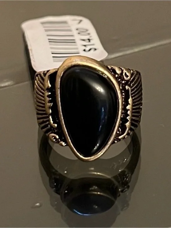 Free People metal onyx ring ~ NWT