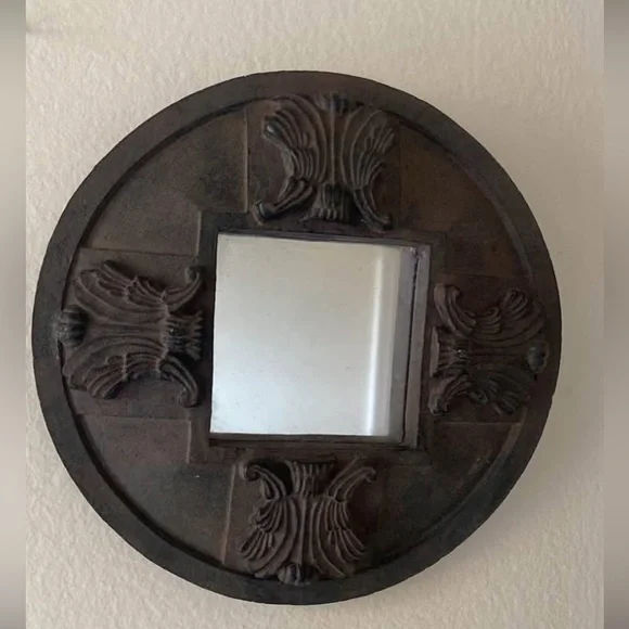 Vint. Mirror