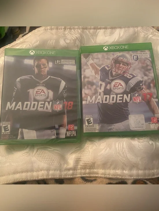 Set Lot Of 2 XBox Games Madden NFL 18 Sealed & 19 Used Football