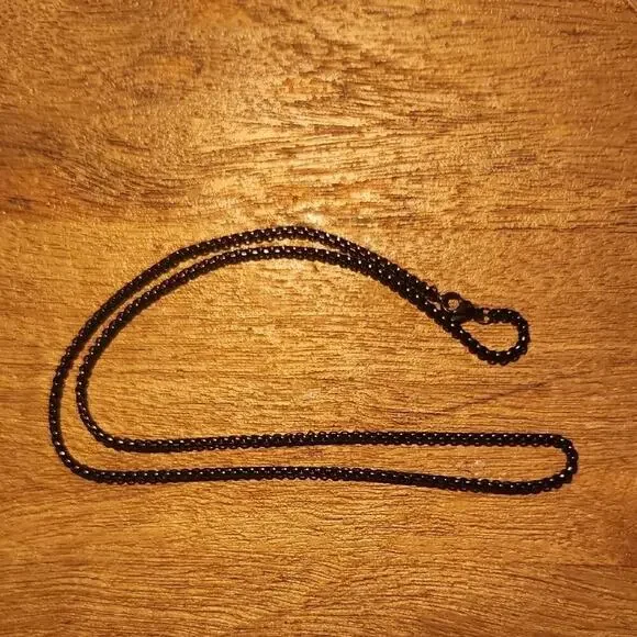 Black 18in Box Chain Classic