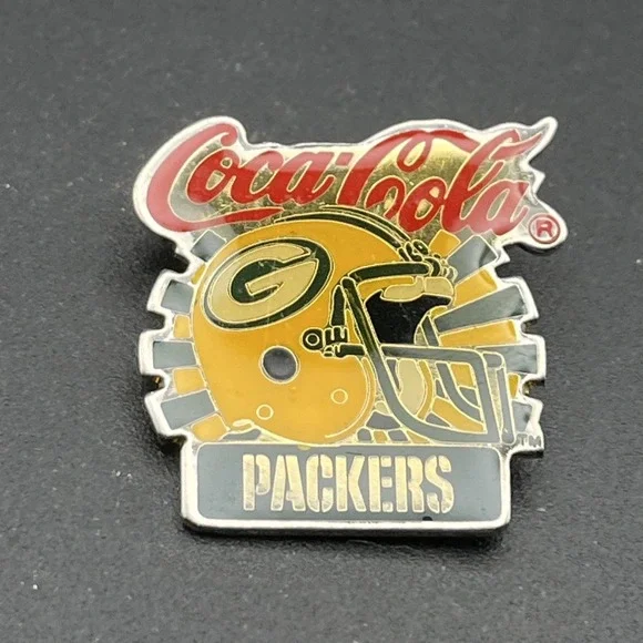 Vintage Coca-Cola Coke Green Bay Packers Helmet NFL Football‎ Lapel Hat Pin
