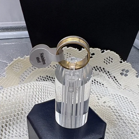 NWT Gold Stainless Steel Men's Ring