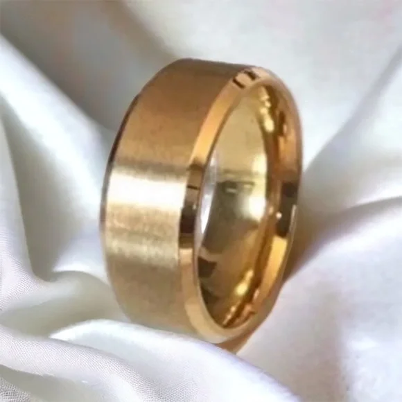 NEW Stainless Steel Gold Plated Wedding Ring 8mm Band Unisex Men Women