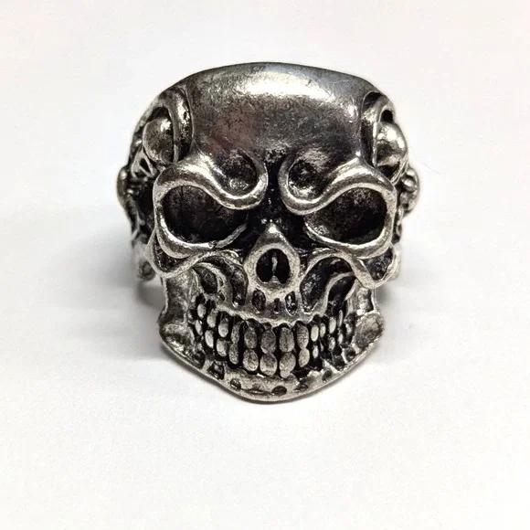 Vintage New Skull Ring Unisex Big Mens Plus Size 11 SilverTone Gothic‎ Biker