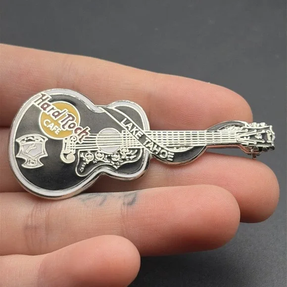 Hard Rock Cafe Lake Tahoe Acoustic Guitar Music Instrument Lapel Hat Pin‎