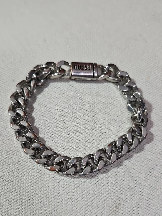 GUESS Silver-Tone Rounded Curb Chain Bracelet