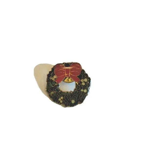 Christmas Wreath Pinback Pin Brooch Green Red Bow