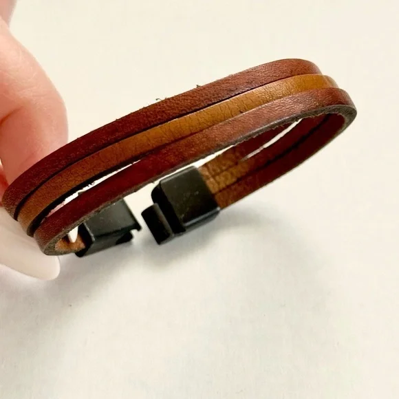 Brown Leather Men's Bracelet with magnetic closure