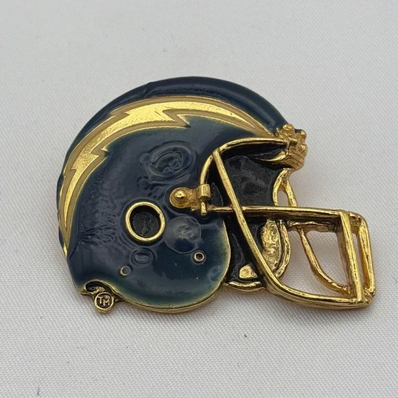 Vintage San Diego Chargers NFL Football Helmet Lapel Hat Pin‎