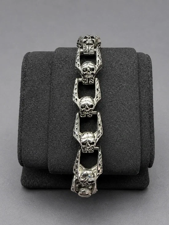 Silver Tone Linked Bracelet with Heart Motif