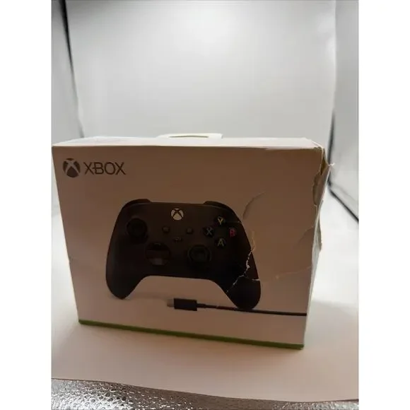 Xbox Wireless Gaming Controller + USB-C® Cable (2025) – Carbon Black