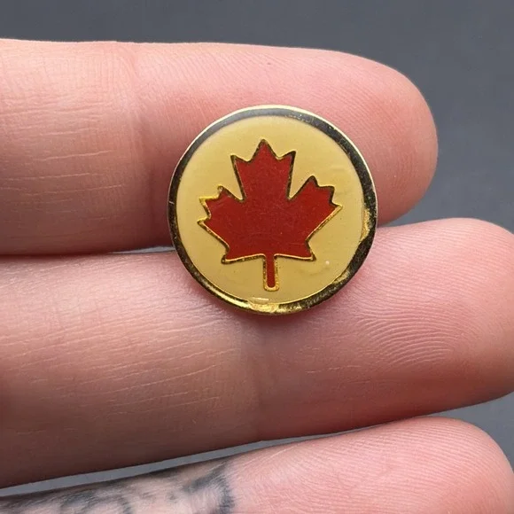 Canada Canadian‎ Maple Leaf Lapel Hat Pin