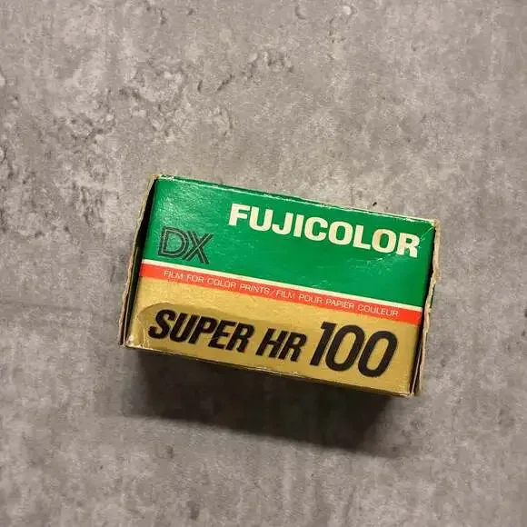 Fujicolor Super HR 100 ISO 100 35mm Color Negative Film (CN 135-36 Exposures)