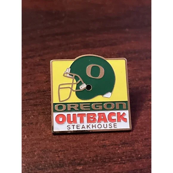 Outback Steakhouse Oregon Ducks Lapel Hat Pin‎