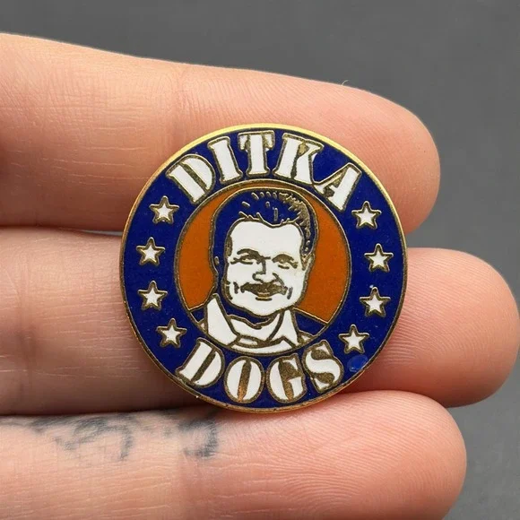 Hall Of Fame Coach Mike Ditka Dogs Football Lapel Hat‎ Pin