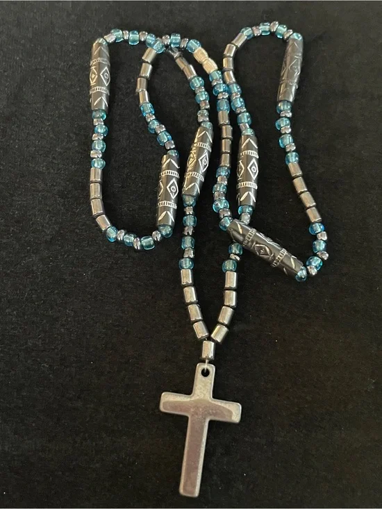 Cool unique beaded cross necklace, 22” unique design!  Excellent condition!