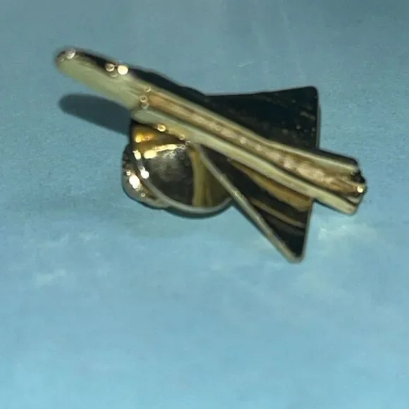 Concorde Supersonic Jet Aircraft Lapel Pin Tie Tack Collectible 1970-1990)