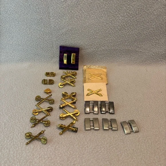 Vintage Lot of 21 World War II & U.S. Army Insignia Collectible Push Pins Badge