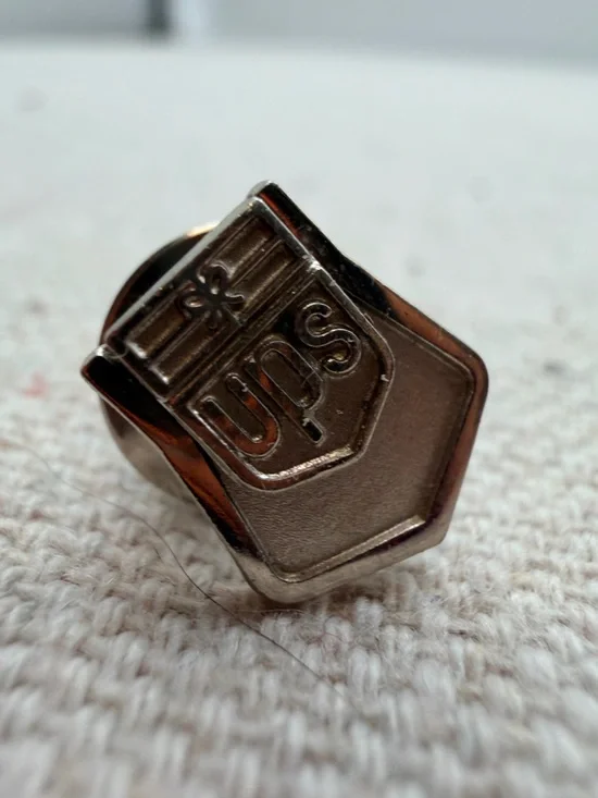 UPS Pin