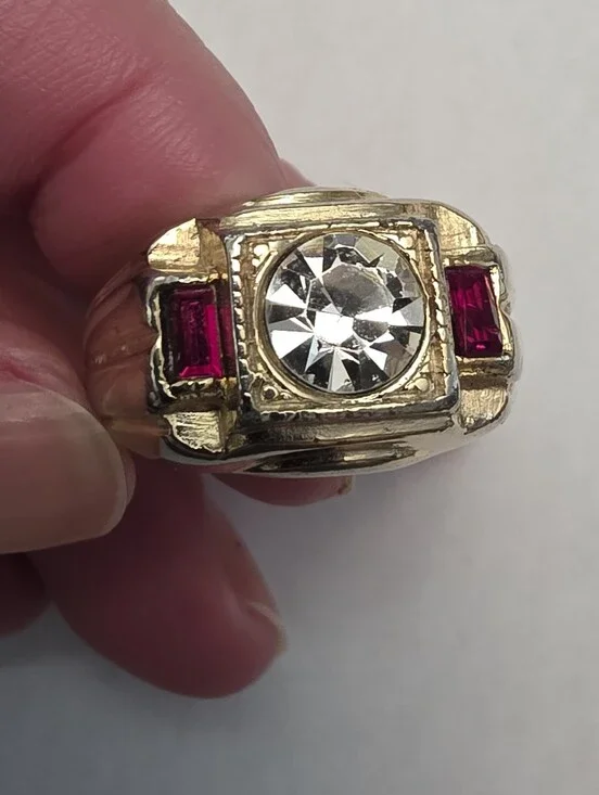 Vintage Light Colored Gold Toned Men's Ring With Clear And Red Stones