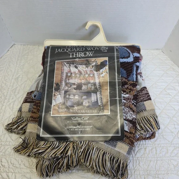 New Vintage Galley Cats Triple Layer Jacquard Throw  46