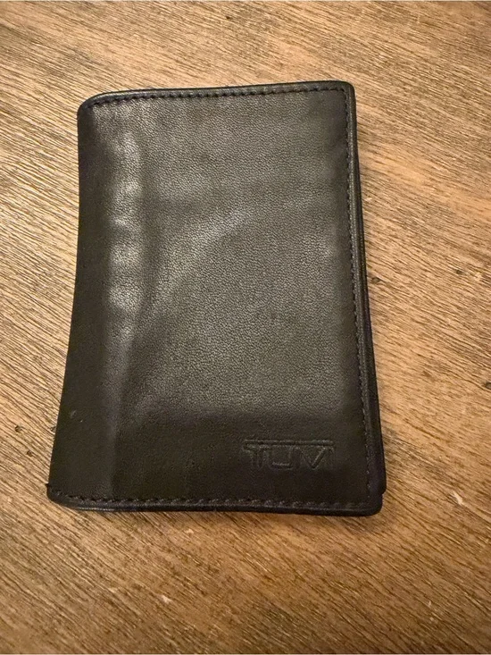 tumi black card holder leather