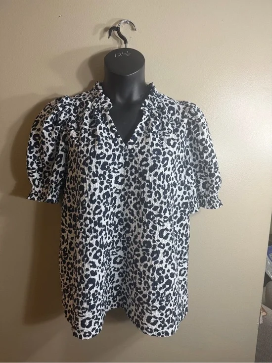 LOFT Dark Navy White Leopard Print Puff Sleeve Textured Blouse Large